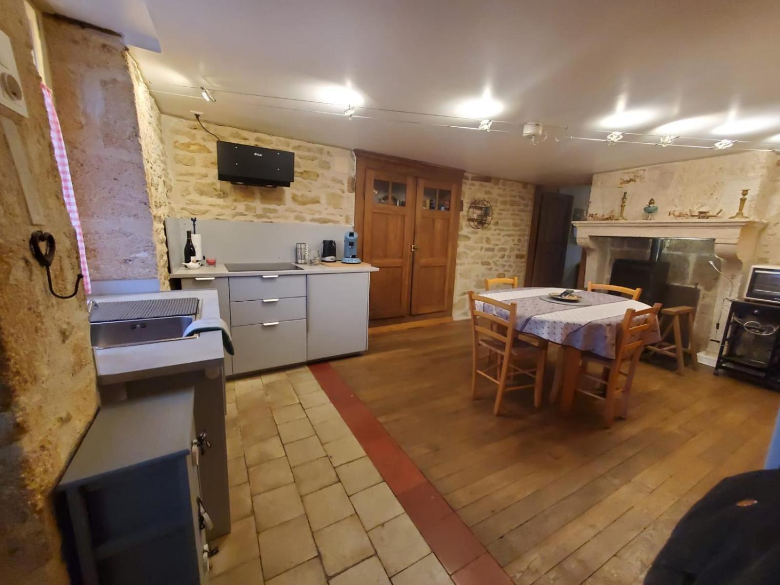 Chez Émile logement entier 2 chambres jardin privé Humes-Jorquenay Buitenkant foto